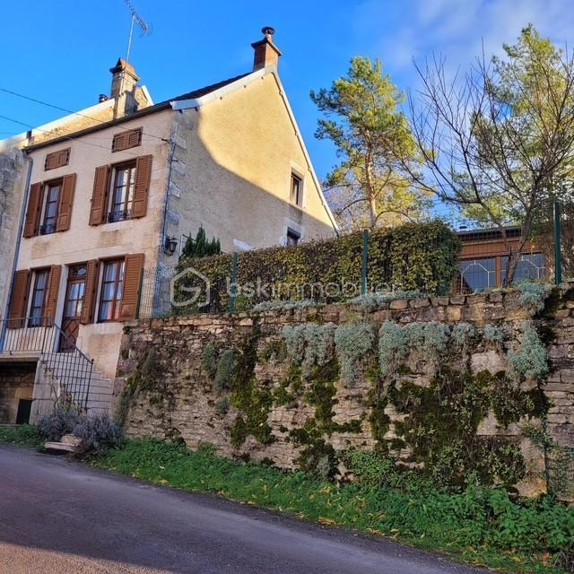 Maison de village - 175 m² - 7 pièces