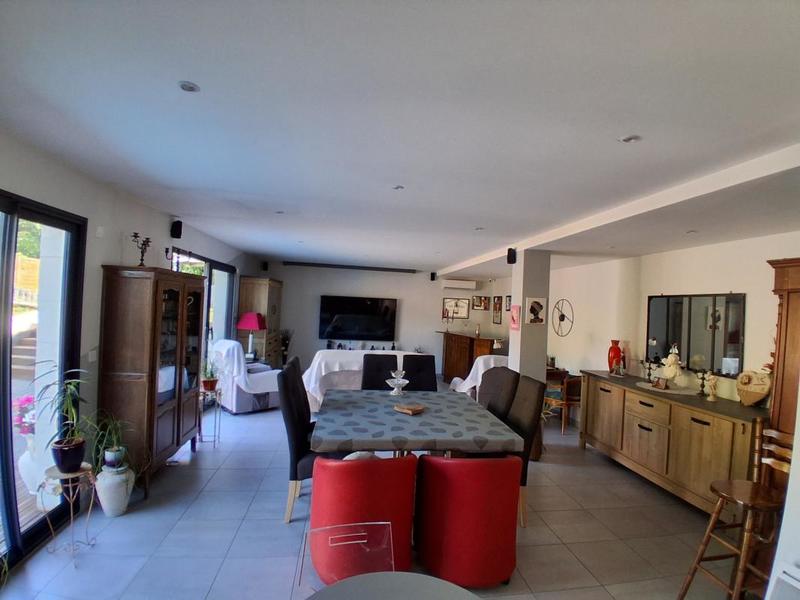 Maison - 140 m² - 6 pièces