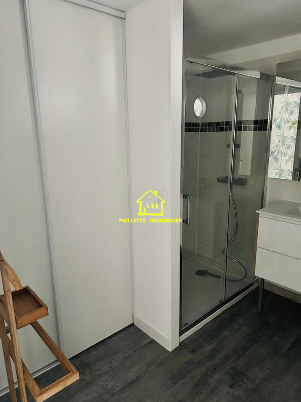 Loft - 65 m² - 2 pièces