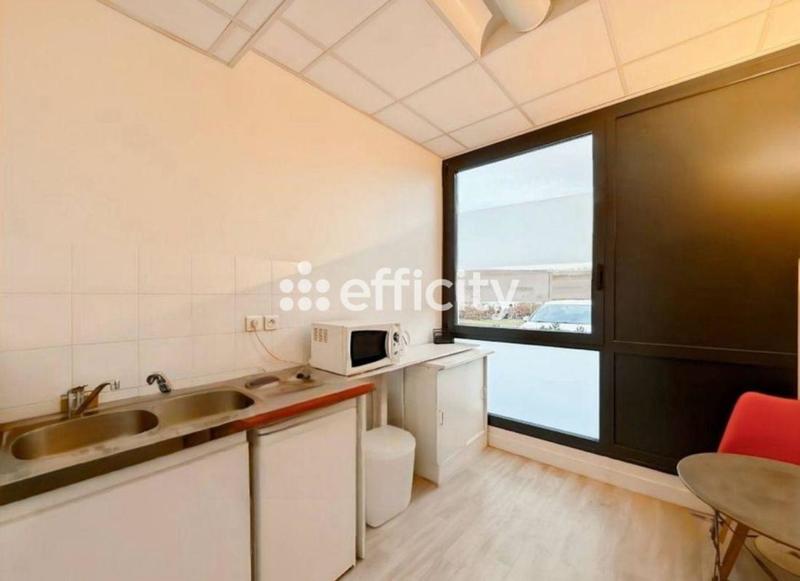 Bureau - 120 m² - 6 pièces