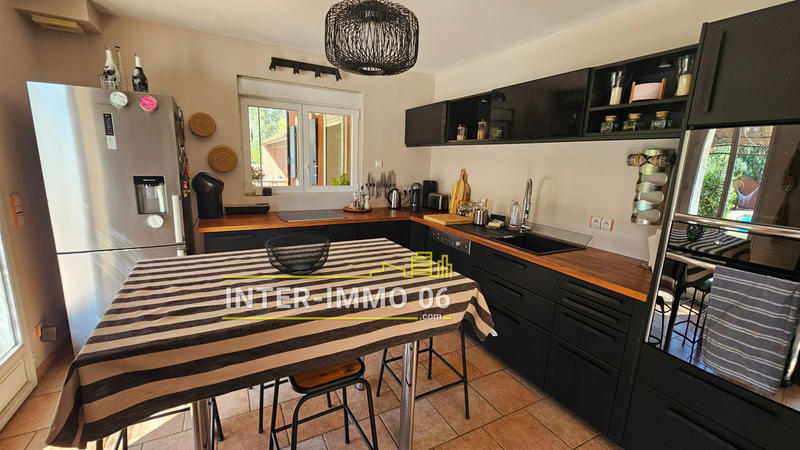 Villa - 193 m² - 6 pièces