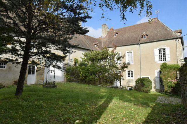 Maison - 250 m² - 9 pièces