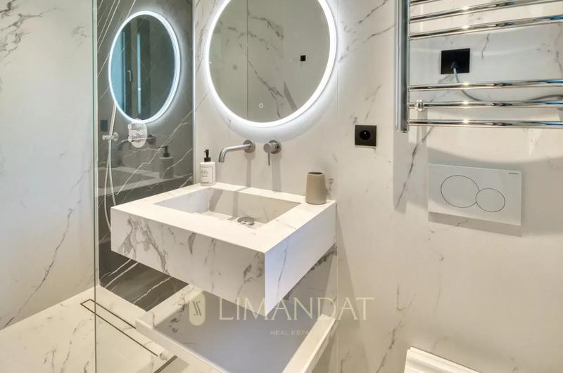 Villa - 260 m² - 8 pièces