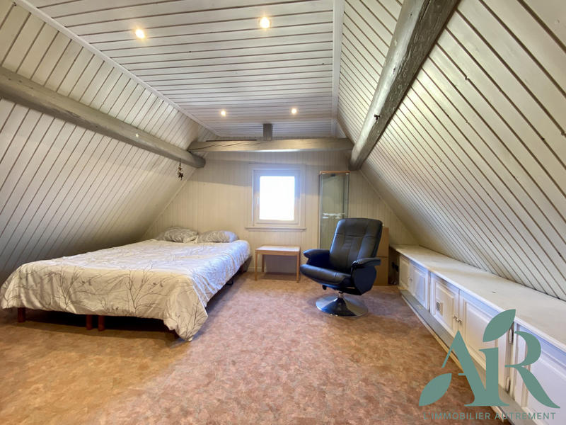 Maison traditionnelle - 192 m² - 7 pièces