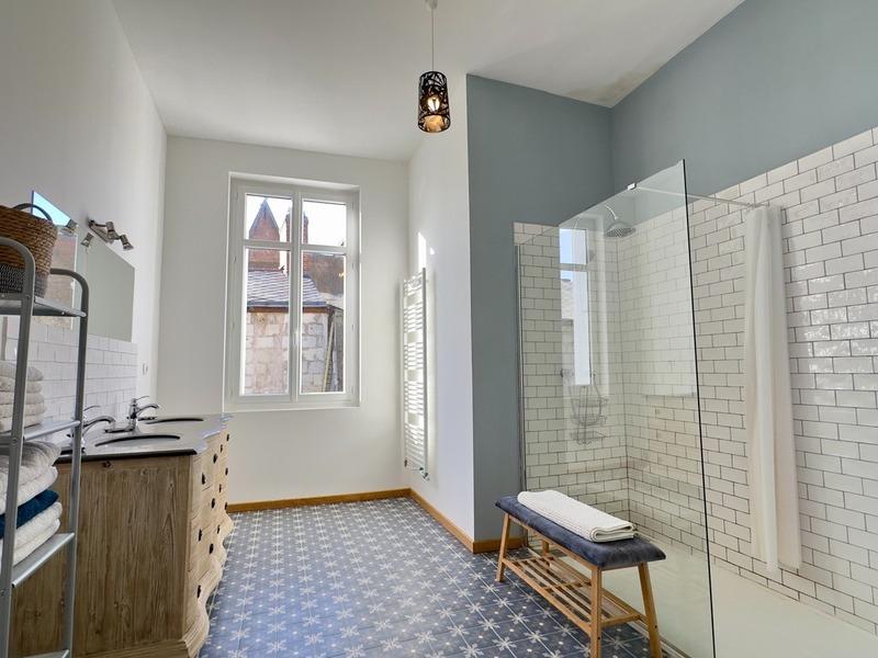 Maison de ville - 285 m² - 9 pièces