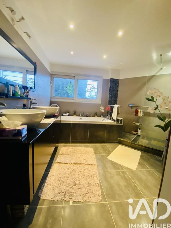 Maison - 187 m² - 7 pièces