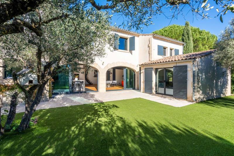 Villa - 280 m² - 7 pièces