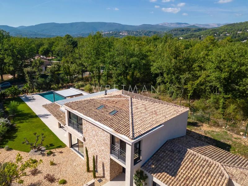 Villa - 240 m² - 5 pièces