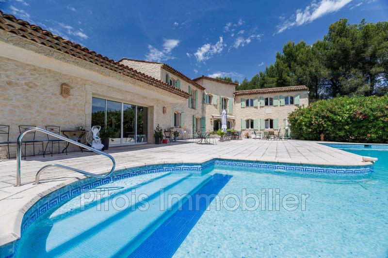 Maison - 294 m² - 5 pièces