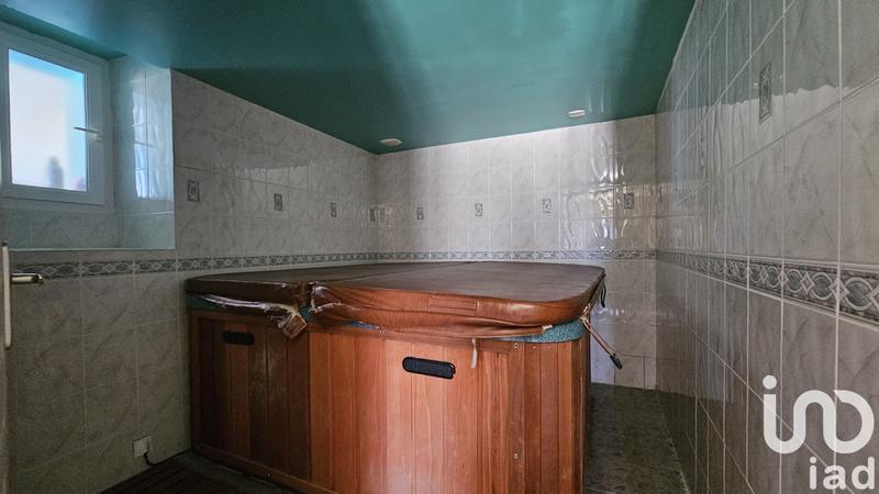 Maison - 338 m² - 6 pièces