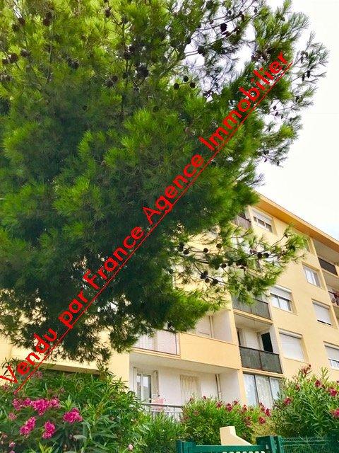 Appartement ancien - 62 m² - 3 pièces