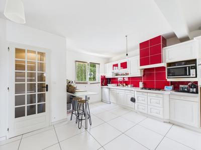 Maison - 98 m² - 4 pièces