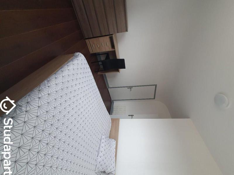 Chambre - 11 m² - 1 pièce