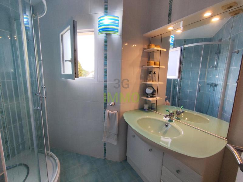 Maison - 238 m² - 8 pièces