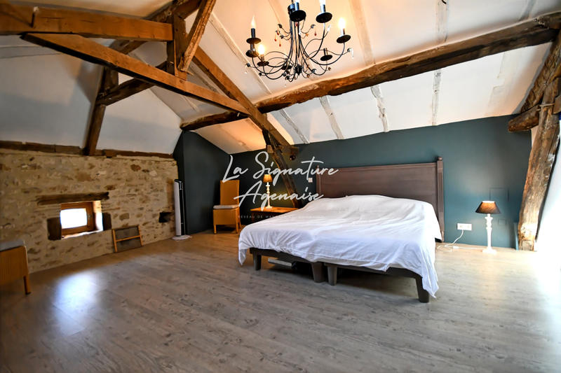 Maison - 230 m² - 5 pièces