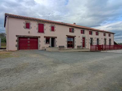 Maison - 217 m² - 6 pièces