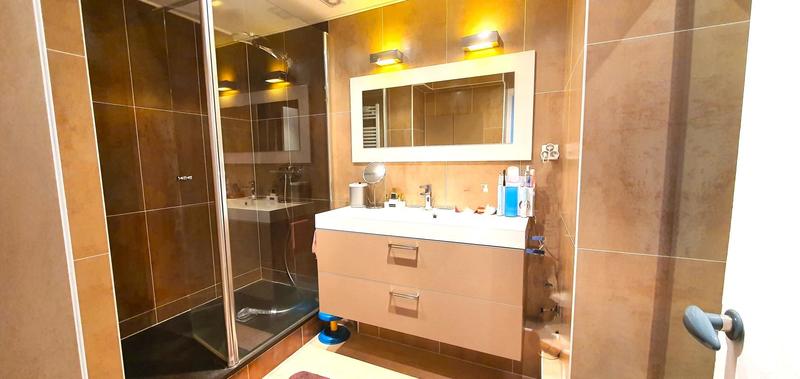 Appartement - 120 m² - 6 pièces