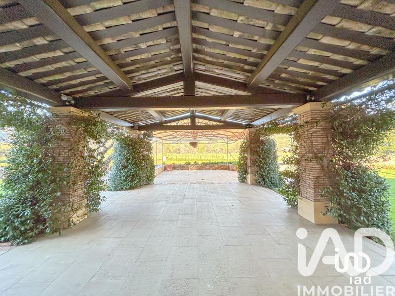 Maison - 380 m² - 9 pièces