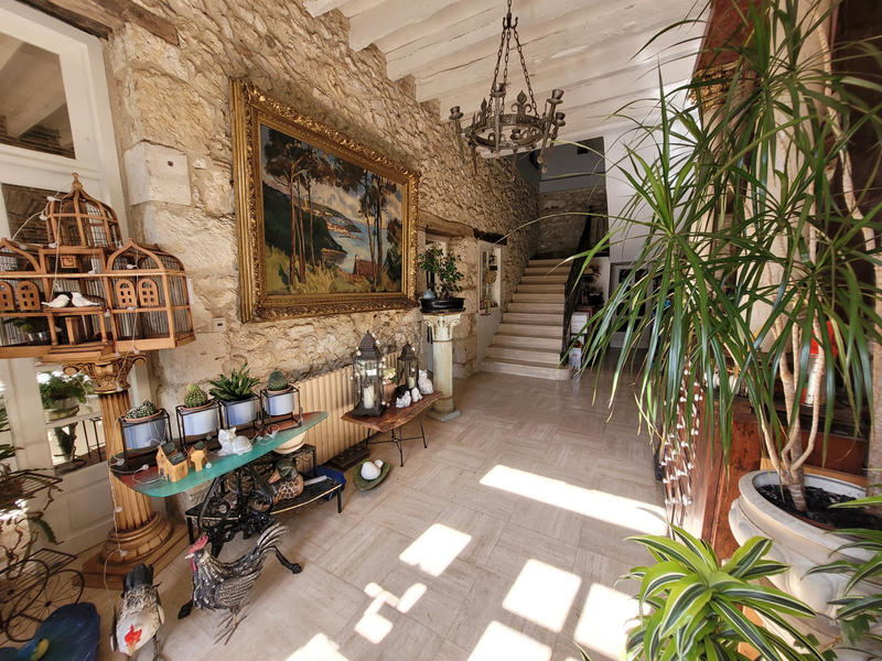 Maison - 474 m² - 16 pièces