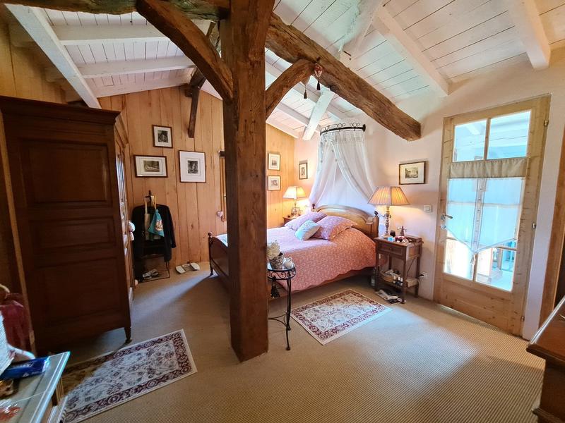 Maison - 246 m² - 6 pièces