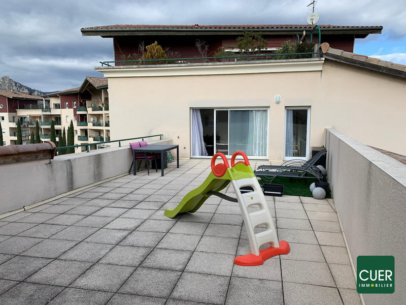 Appartement - 90 m² - 4 pièces