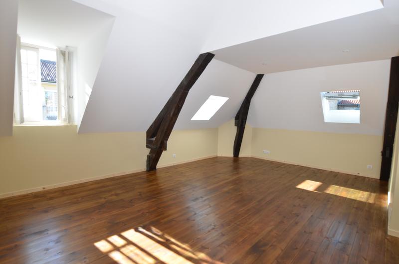 Demeure - 217 m² - 11 pièces