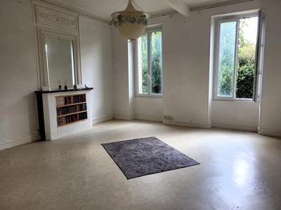 Maison - 470 m² - 18 pièces