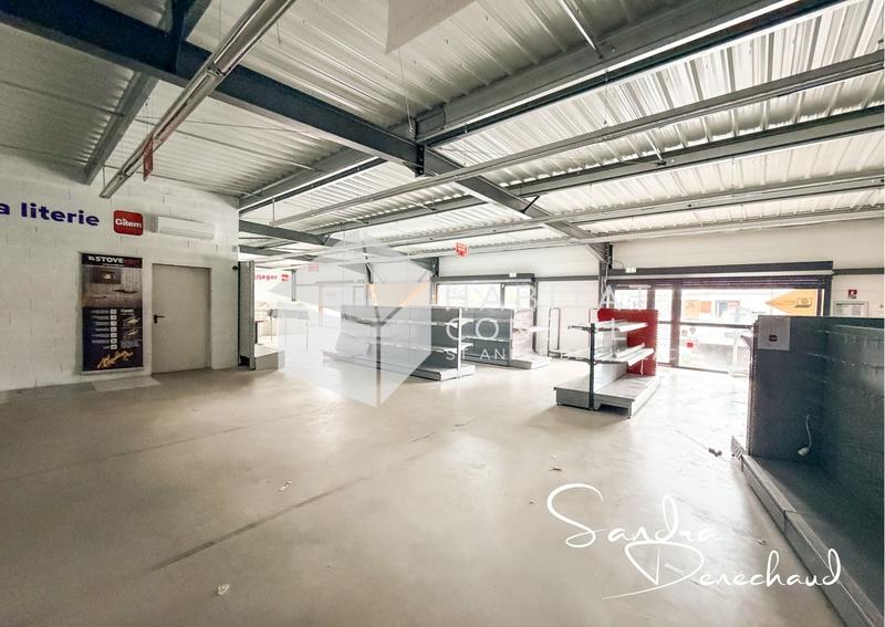 Local commercial - 383 m²