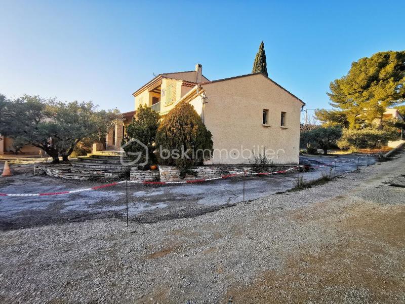 Maison traditionnelle - 138 m² - 138 pièces