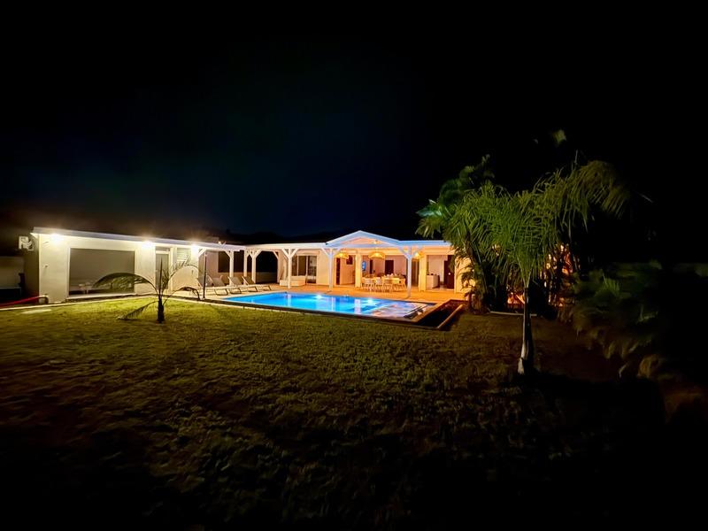 Propriété - 205 m² - 7 pièces