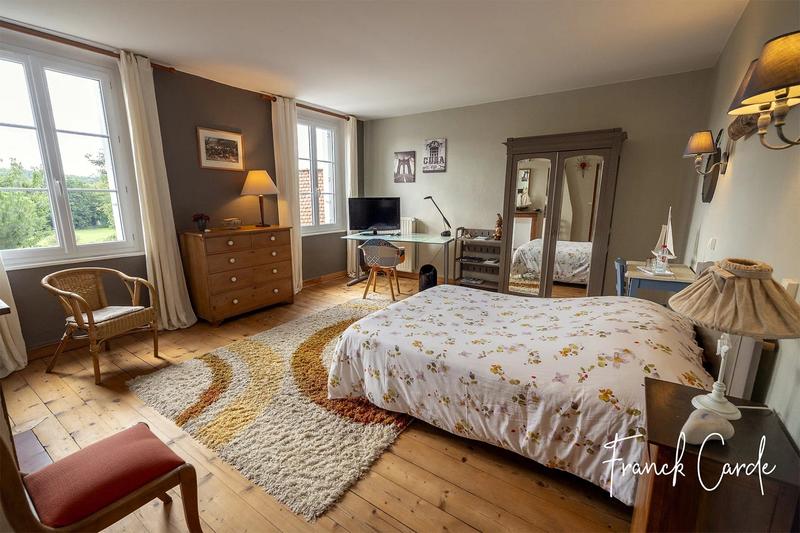 Maison - 198 m² - 8 pièces