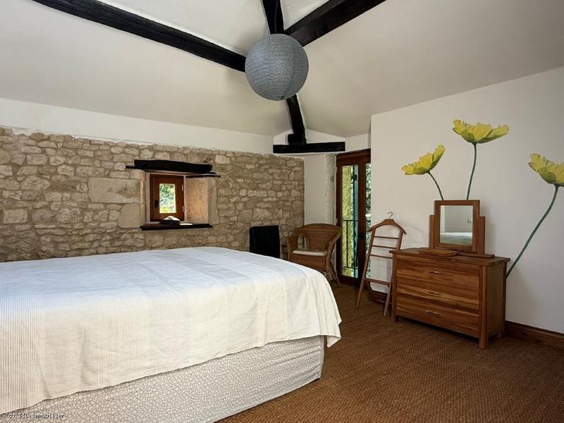 Maison en pierre - 99 m² - 5 pièces