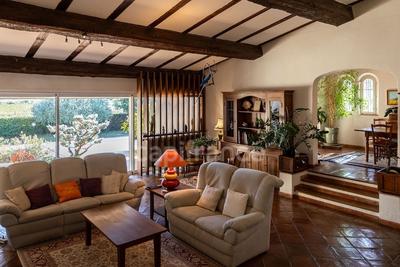 Maison - 202 m² - 7 pièces