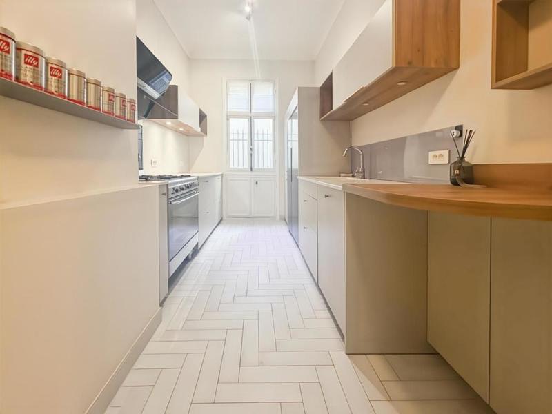 Appartement - 94 m² - 2 pièces