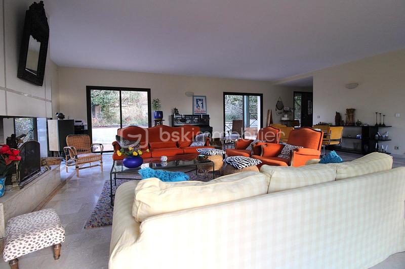 Demeure - 190 m² - 5 pièces