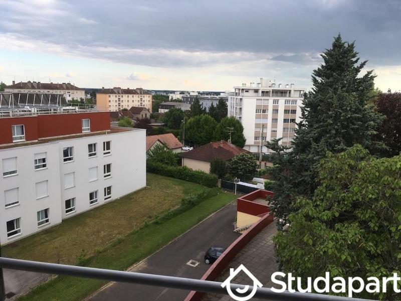 Chambre - 13 m² - 1 pièce