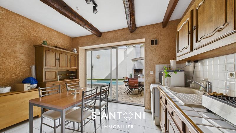 Maison - 181 m² - 6 pièces