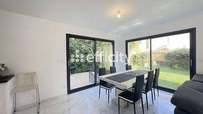 Maison - 92 m² - 4 pièces