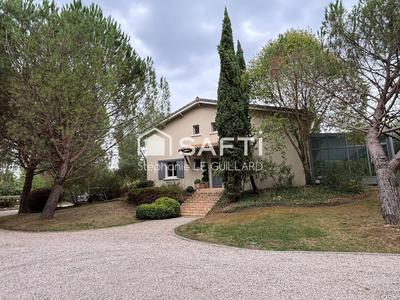 Villa - 348 m² - 6 pièces