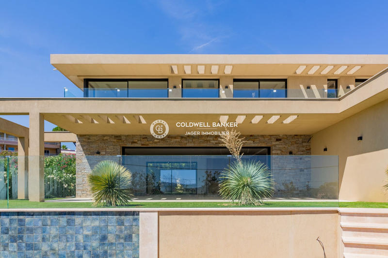 Villa - 260 m² - 6 pièces