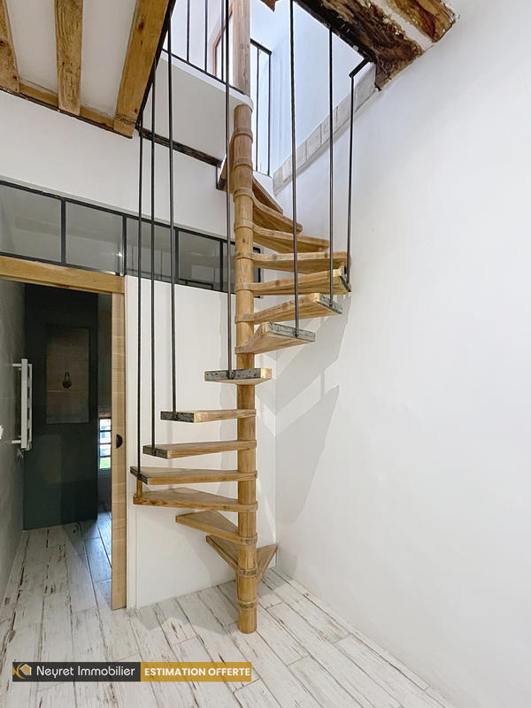 Maison - 267 m² - 6 pièces