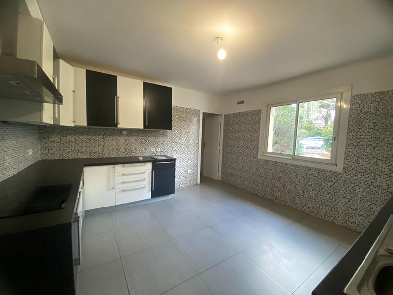 Maison - 202 m² - 5 pièces