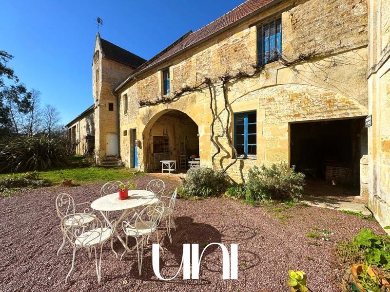 Maison - 388 m² - 12 pièces