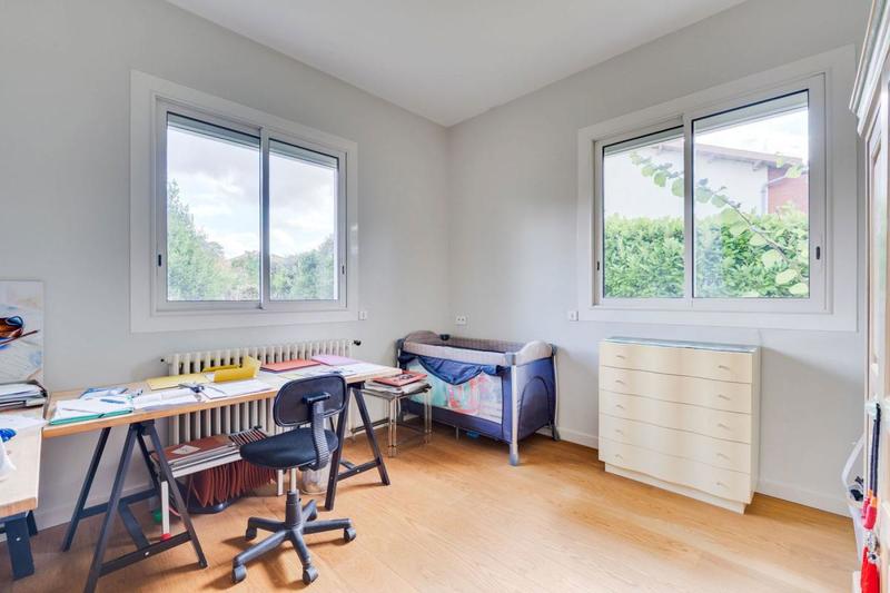 Maison - 250 m² - 8 pièces