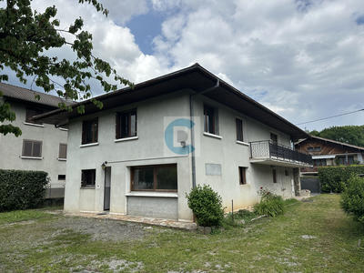 Maison - 187 m² - 9 pièces