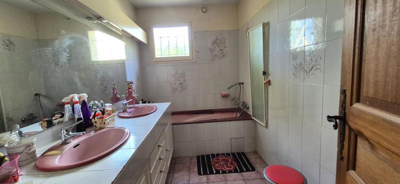 Maison - 170 m² - 9 pièces