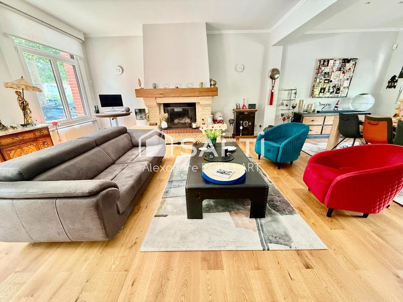 Maison - 210 m² - 8 pièces