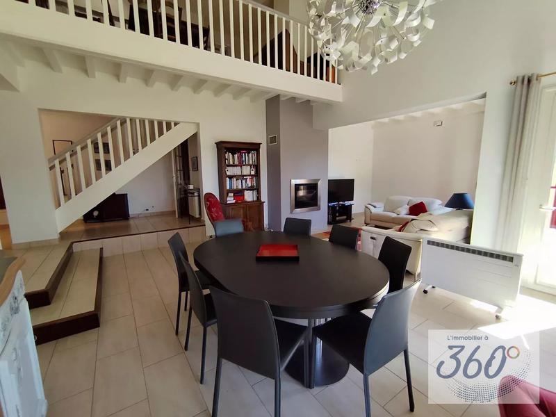 Maison - 143 m² - 6 pièces