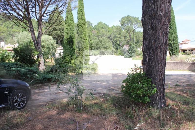 Terrain constructible - 1 203 m²