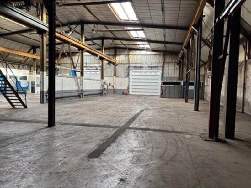 Local d'activité / Entrepôt - 1 100 m²
